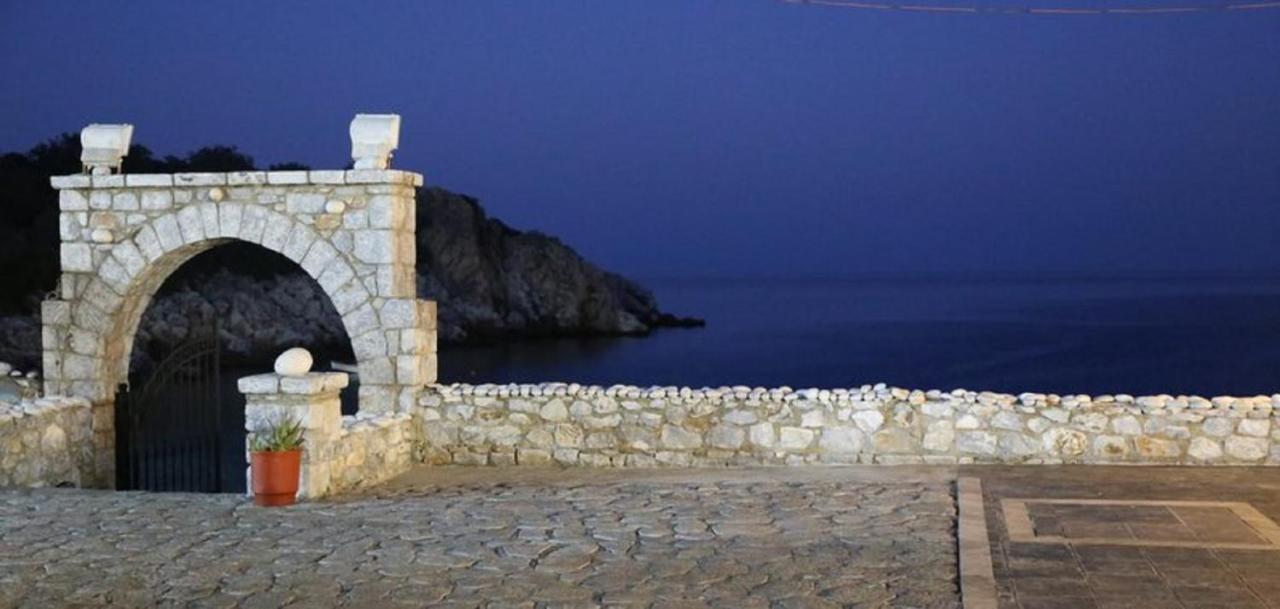 Lalloudes Seaside Accommodation Exo Nimfion Ngoại thất bức ảnh